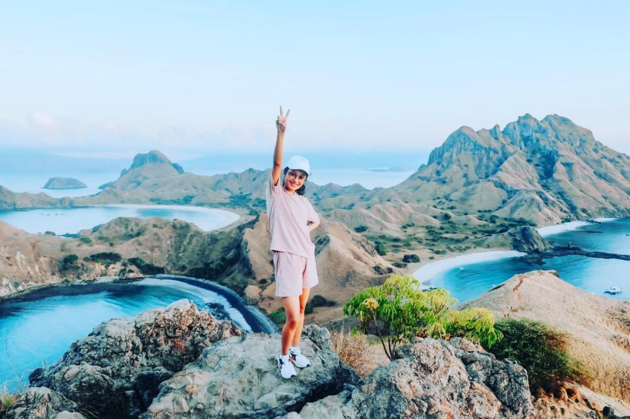 Komodoku One Love Homestay And Tour Labuan Bajo Buitenkant foto