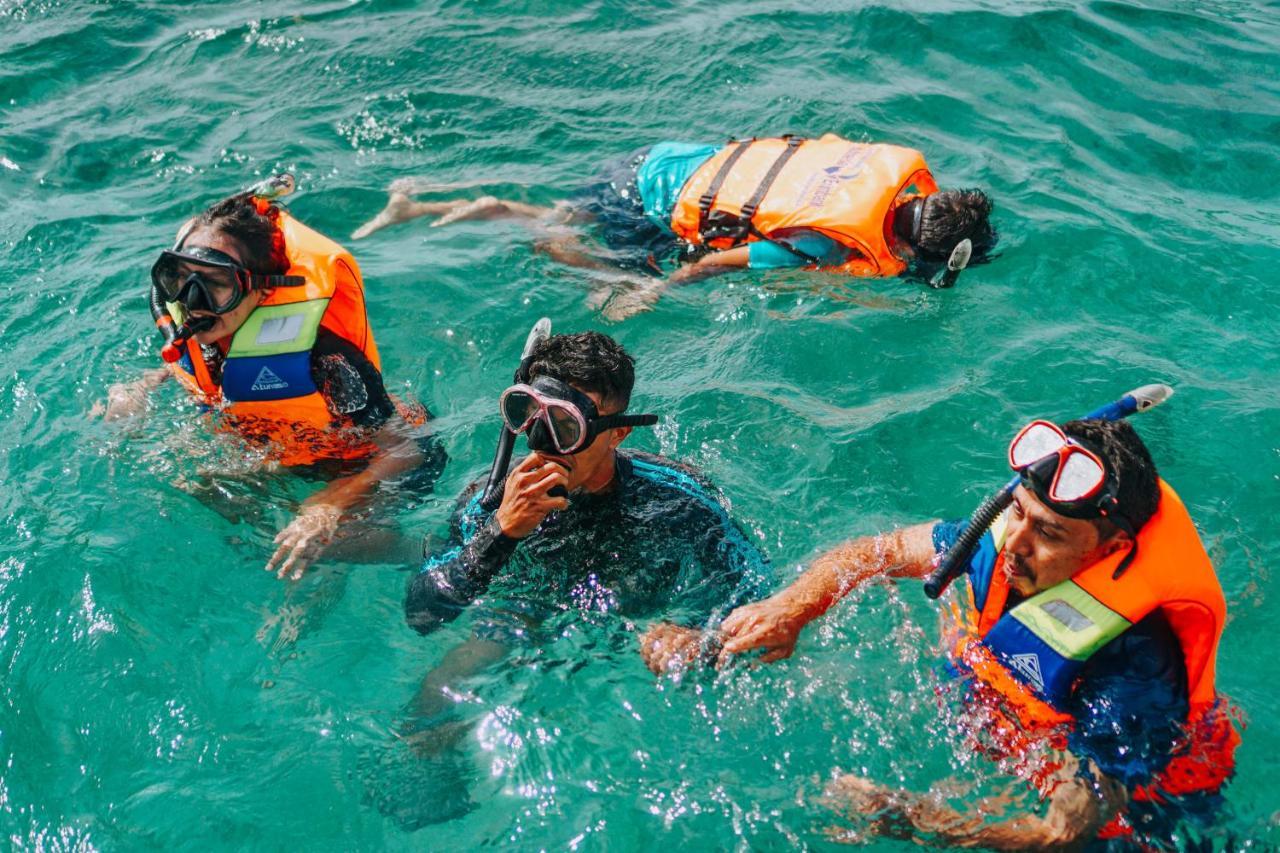 Komodoku One Love Homestay And Tour Labuan Bajo Buitenkant foto