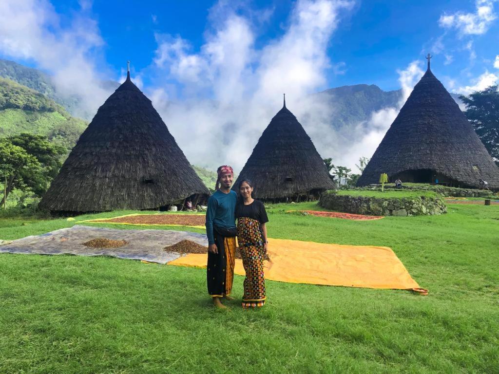Komodoku One Love Homestay And Tour Labuan Bajo Buitenkant foto