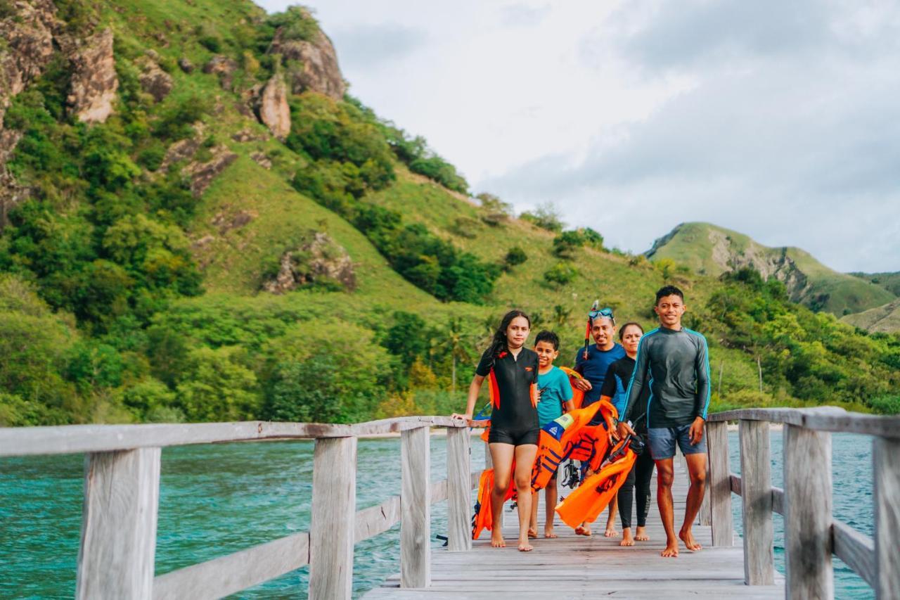 Komodoku One Love Homestay And Tour Labuan Bajo Buitenkant foto