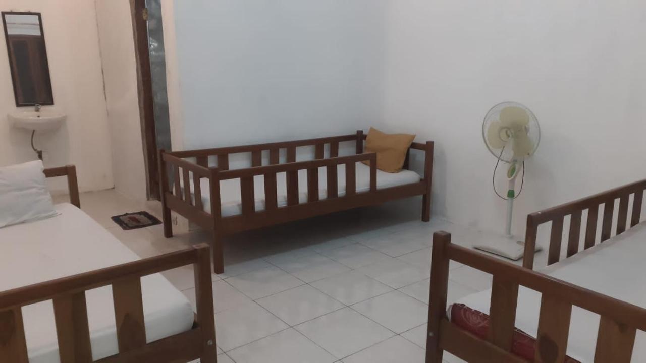 Komodoku One Love Homestay And Tour Labuan Bajo Buitenkant foto