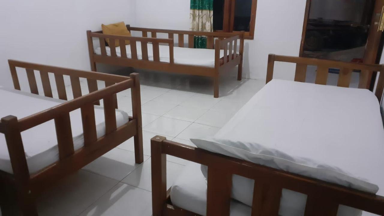 Komodoku One Love Homestay And Tour Labuan Bajo Buitenkant foto