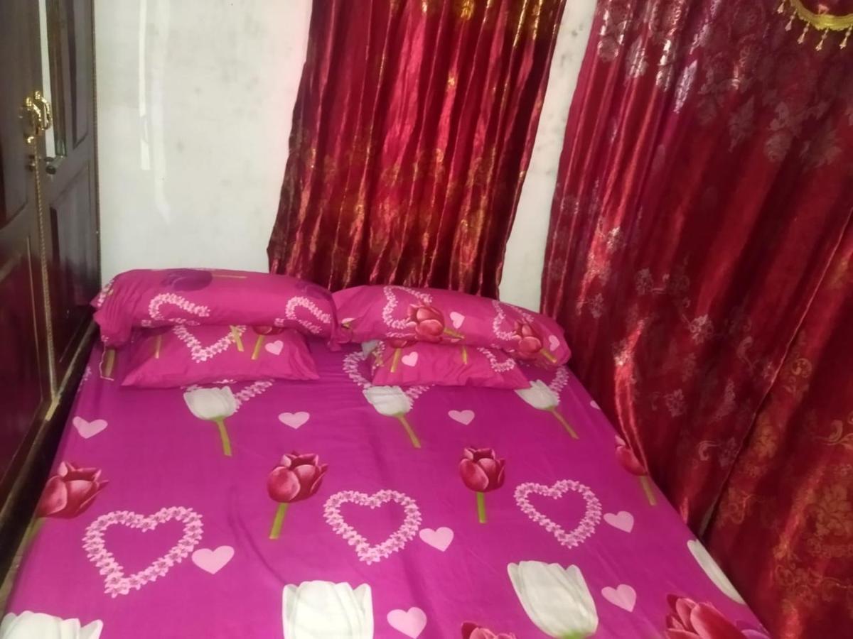Komodoku One Love Homestay And Tour Labuan Bajo Buitenkant foto